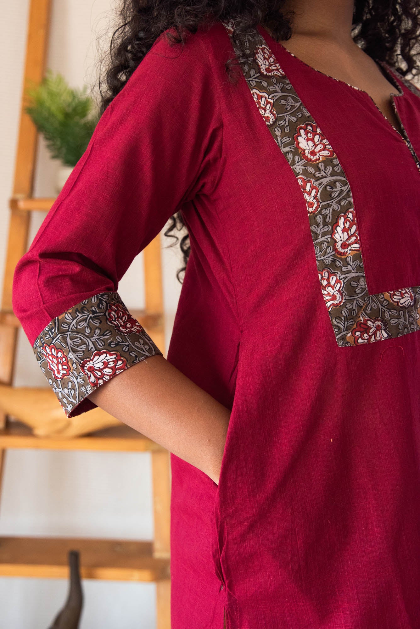 
                  
                    WOMEN LONG KURTHA 3/4 SLVE
                  
                