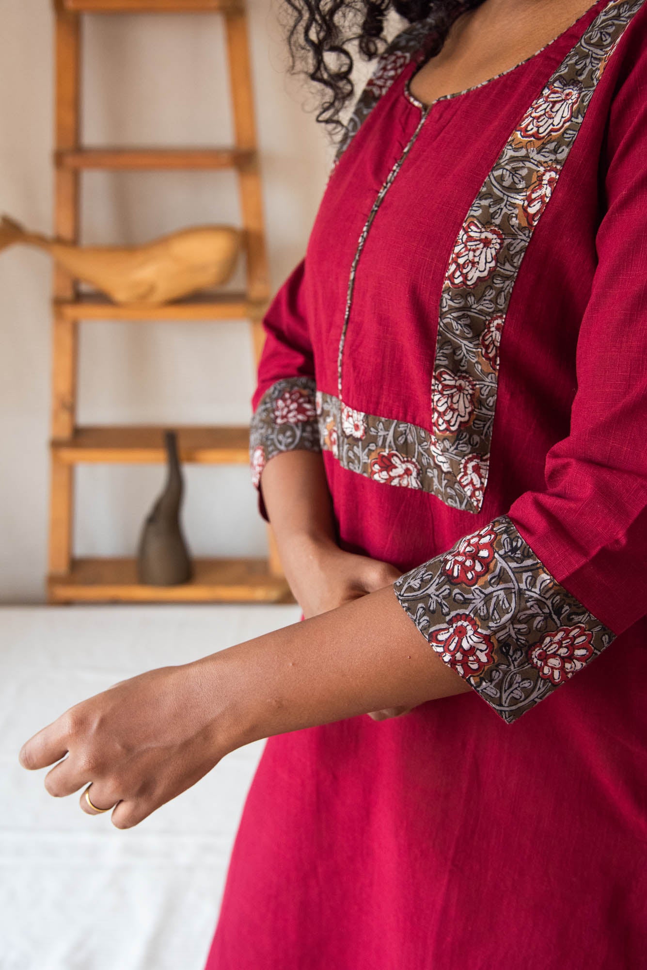 
                  
                    WOMEN LONG KURTHA 3/4 SLVE
                  
                