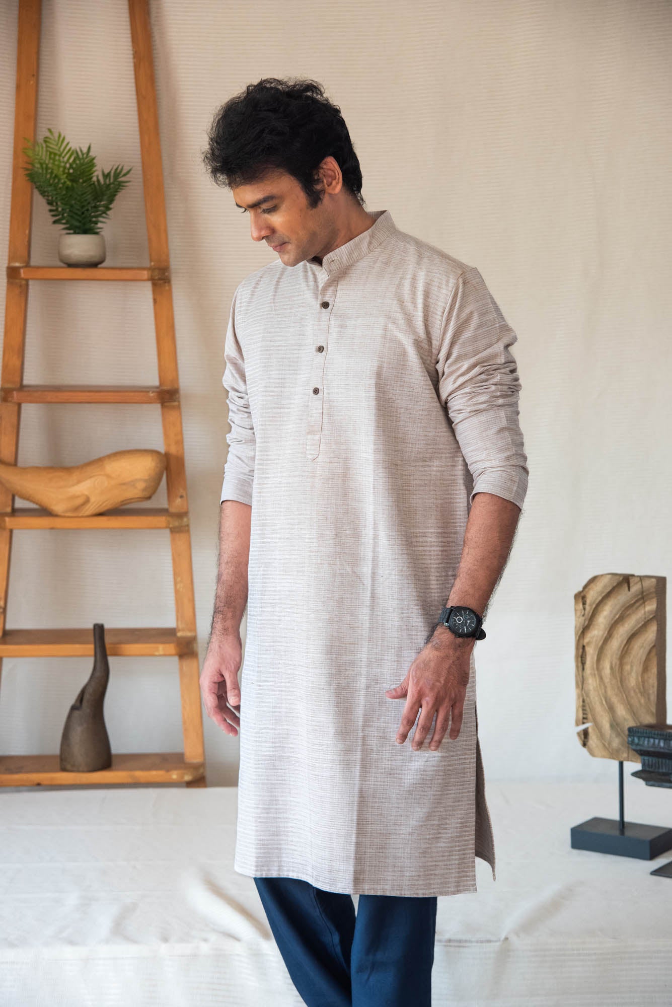 
                  
                    CT MEN LONG KURTHA F/S
                  
                