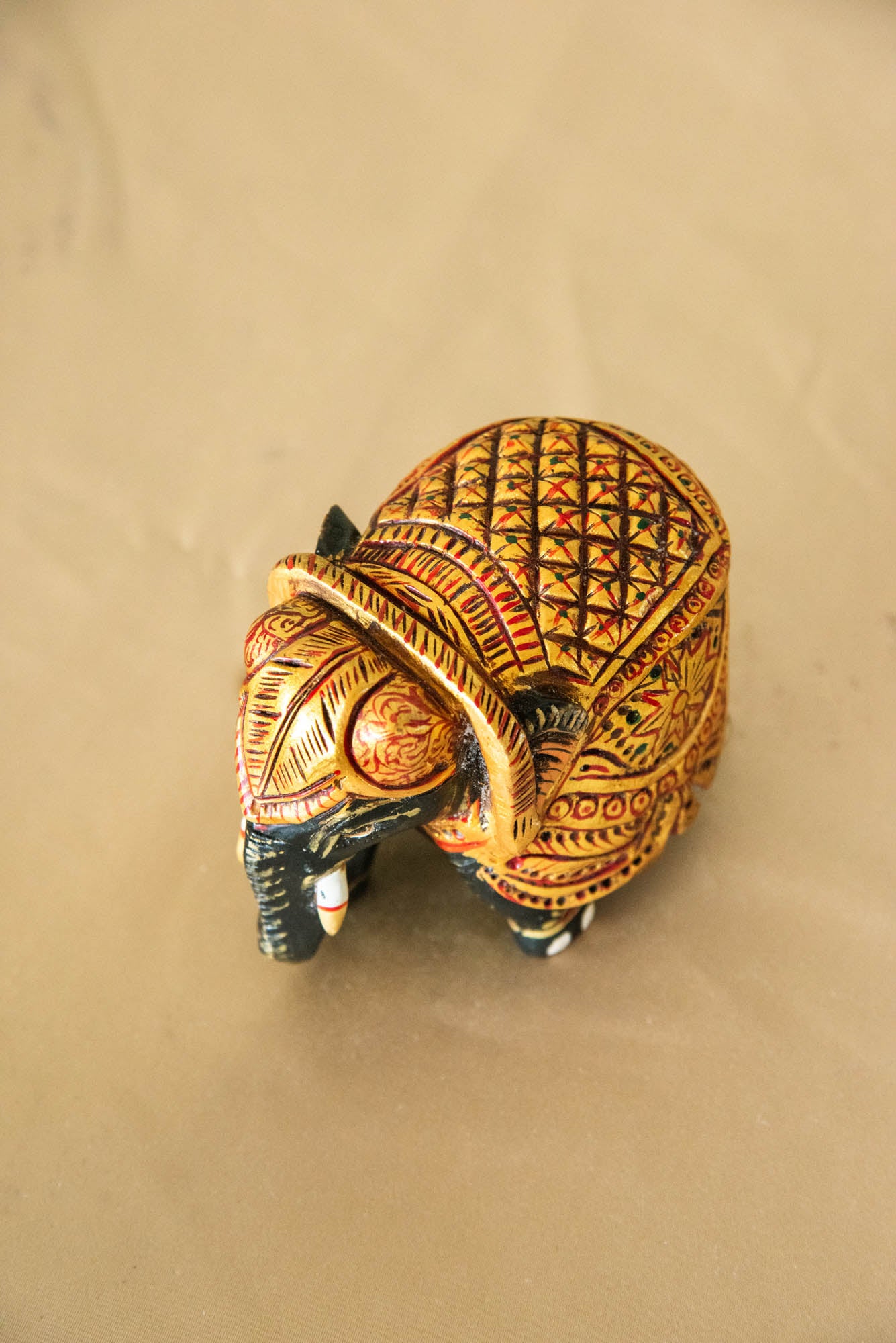 
                  
                    W/W ELEPHANT DIMAND CUT CARVING
                  
                