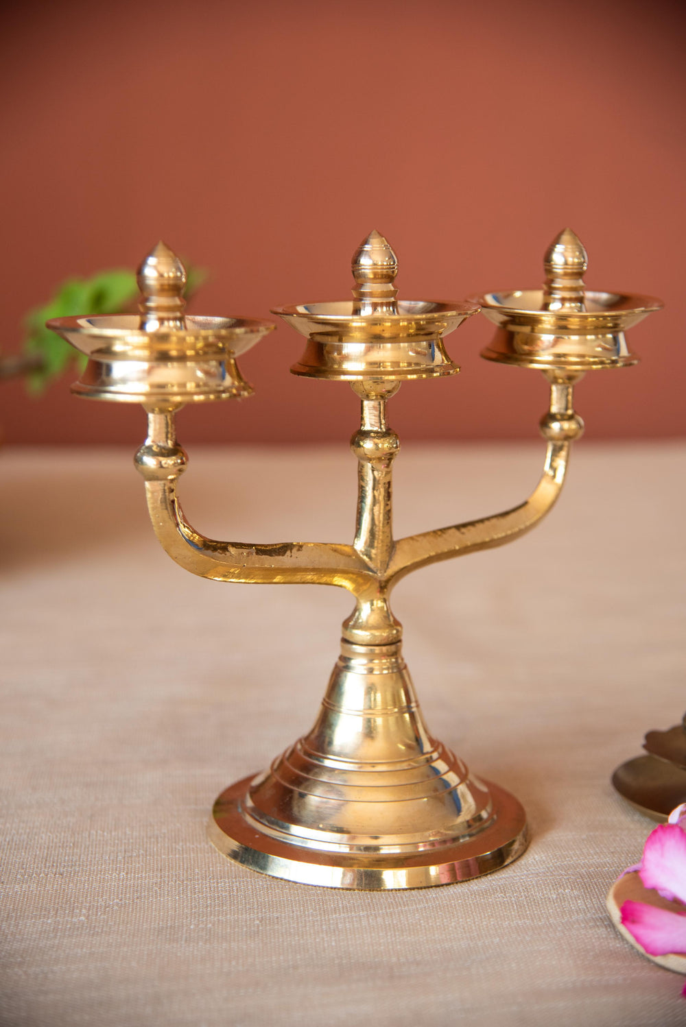 Brass Kavara Lamp