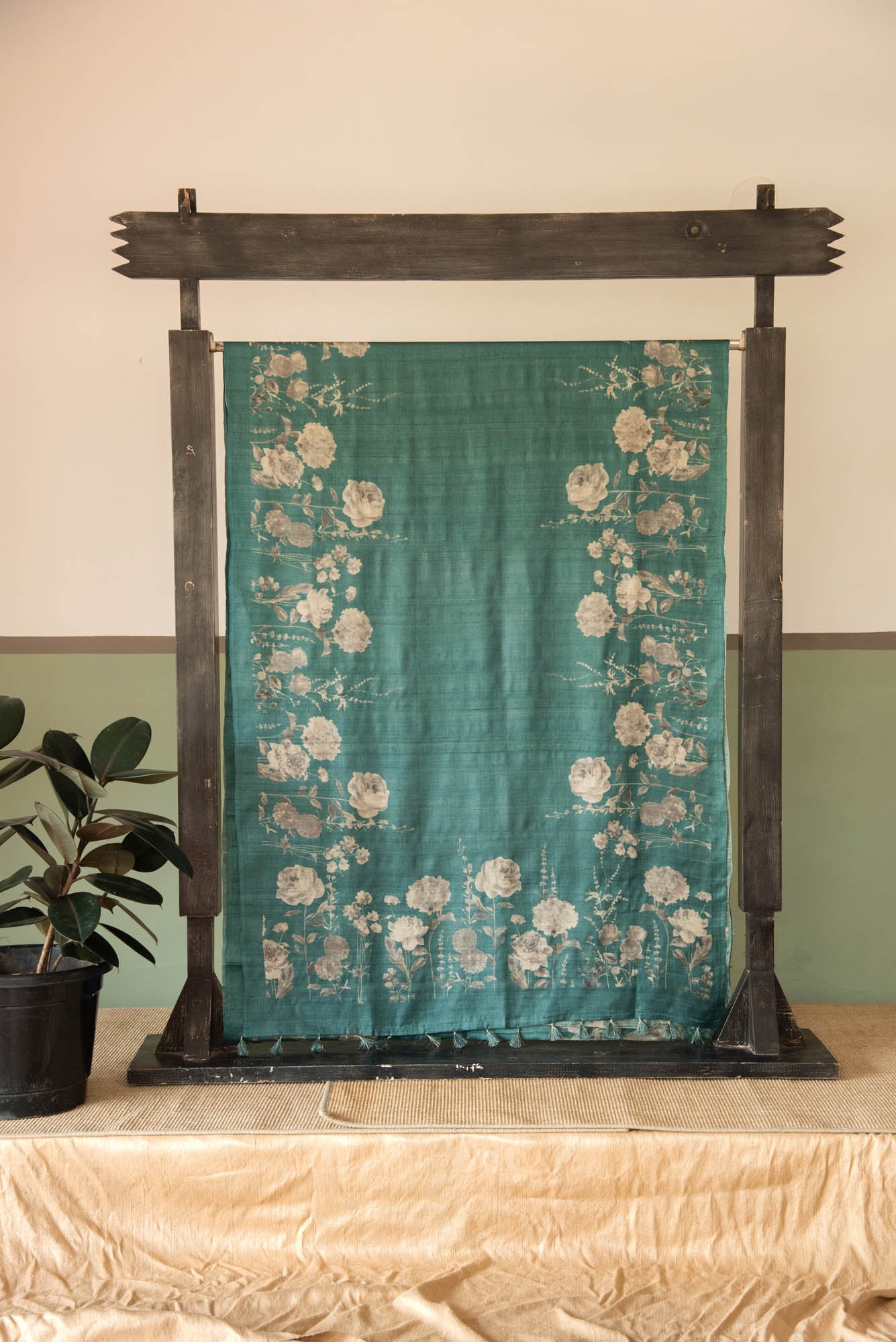 
                  
                    TUSSAR DIGITAL PRINT SAREE
                  
                