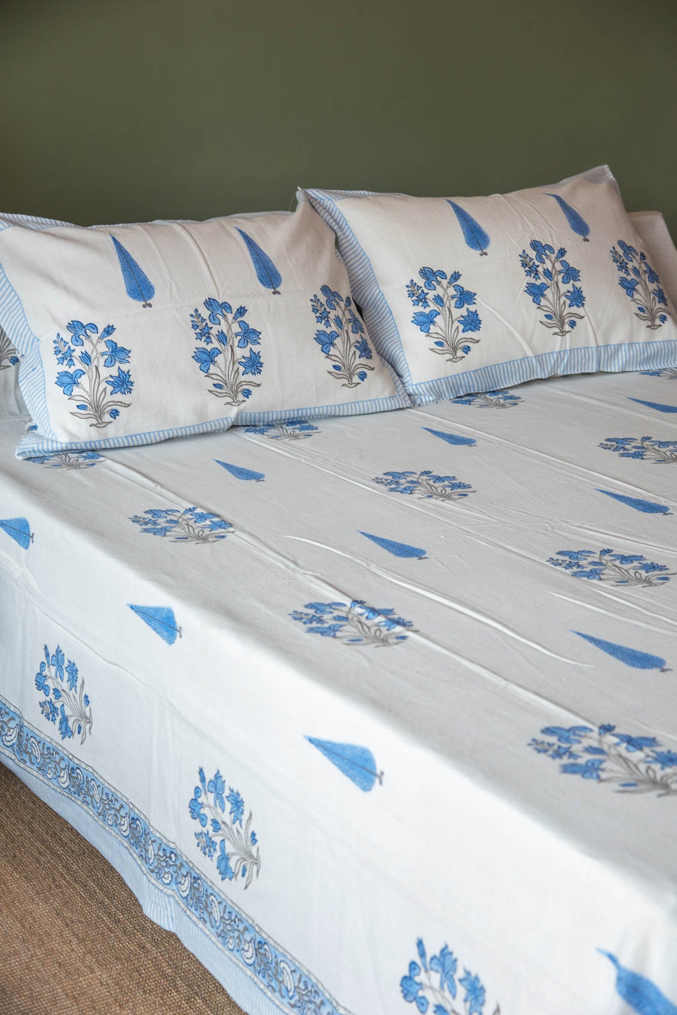 
                  
                    SLUB BEDCOVER +PILLOW COVER 90X108
                  
                