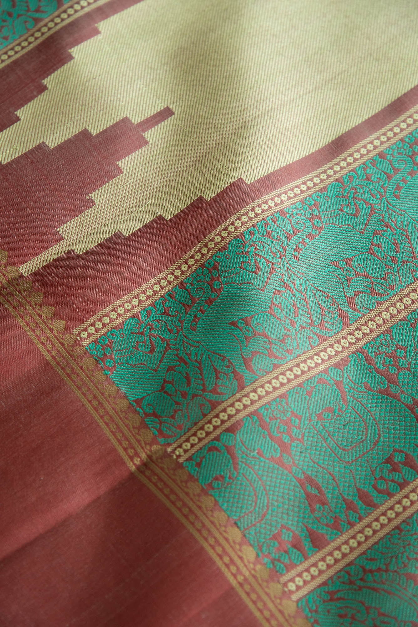 
                  
                    KANCHI SILK SAREE-BG5429
                  
                