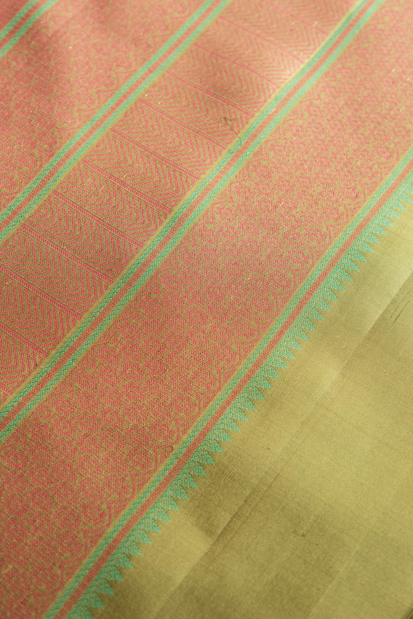 
                  
                    KANCHI SILK SAREE-BG5417
                  
                