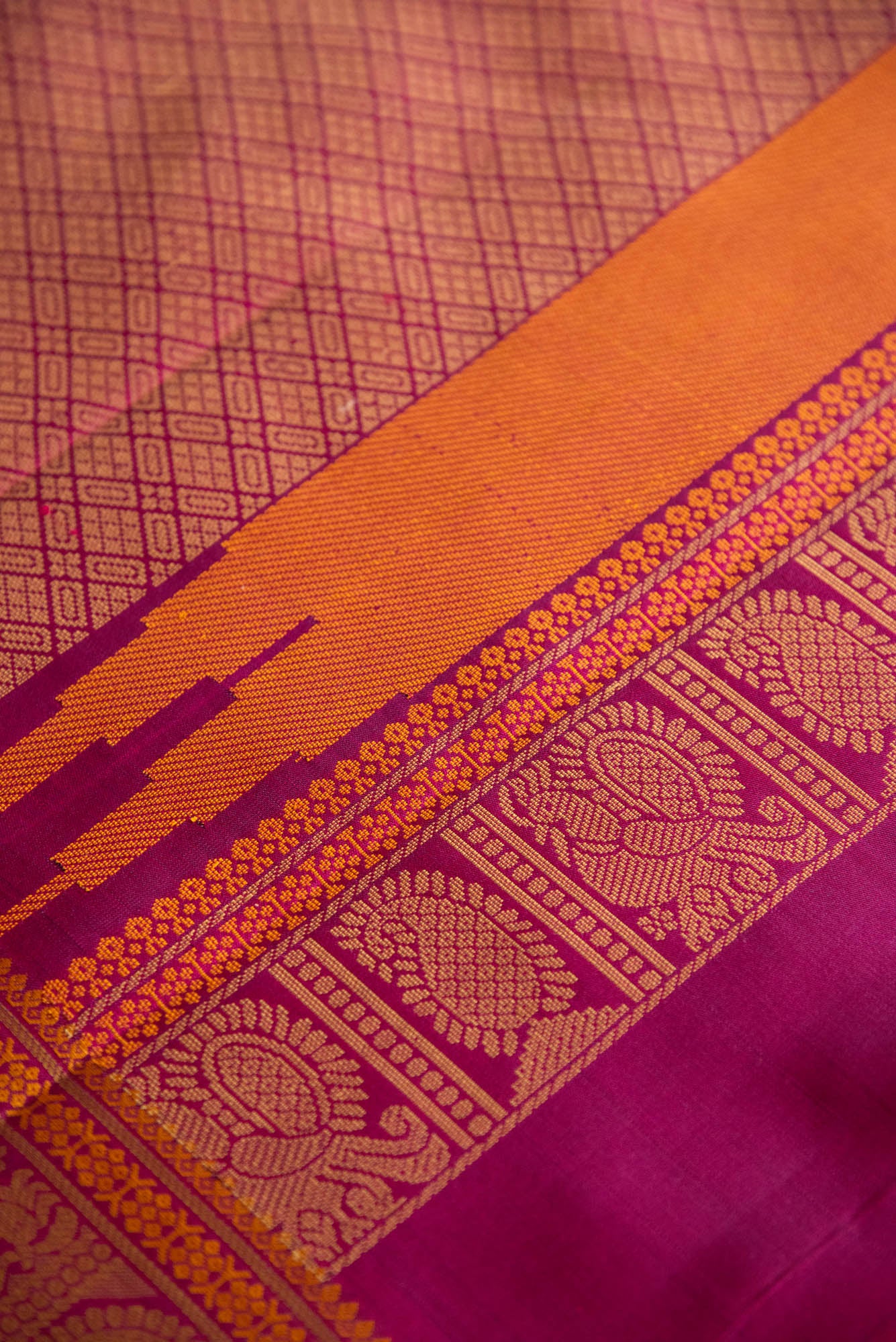 
                  
                    KANCHI SILK SAREE-BG4549
                  
                