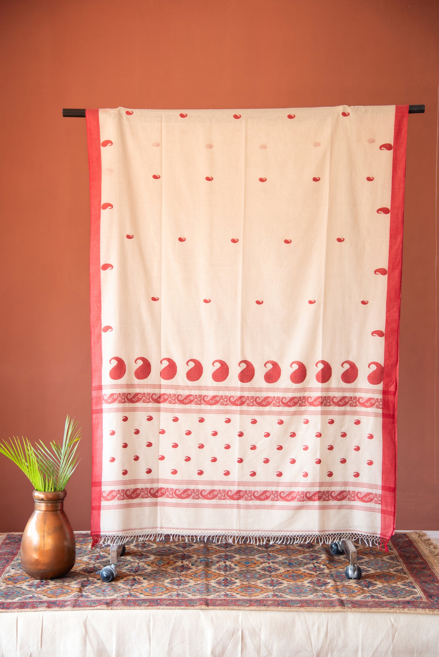 
                  
                    Bengal Cotton Jamdhani Saree
                  
                