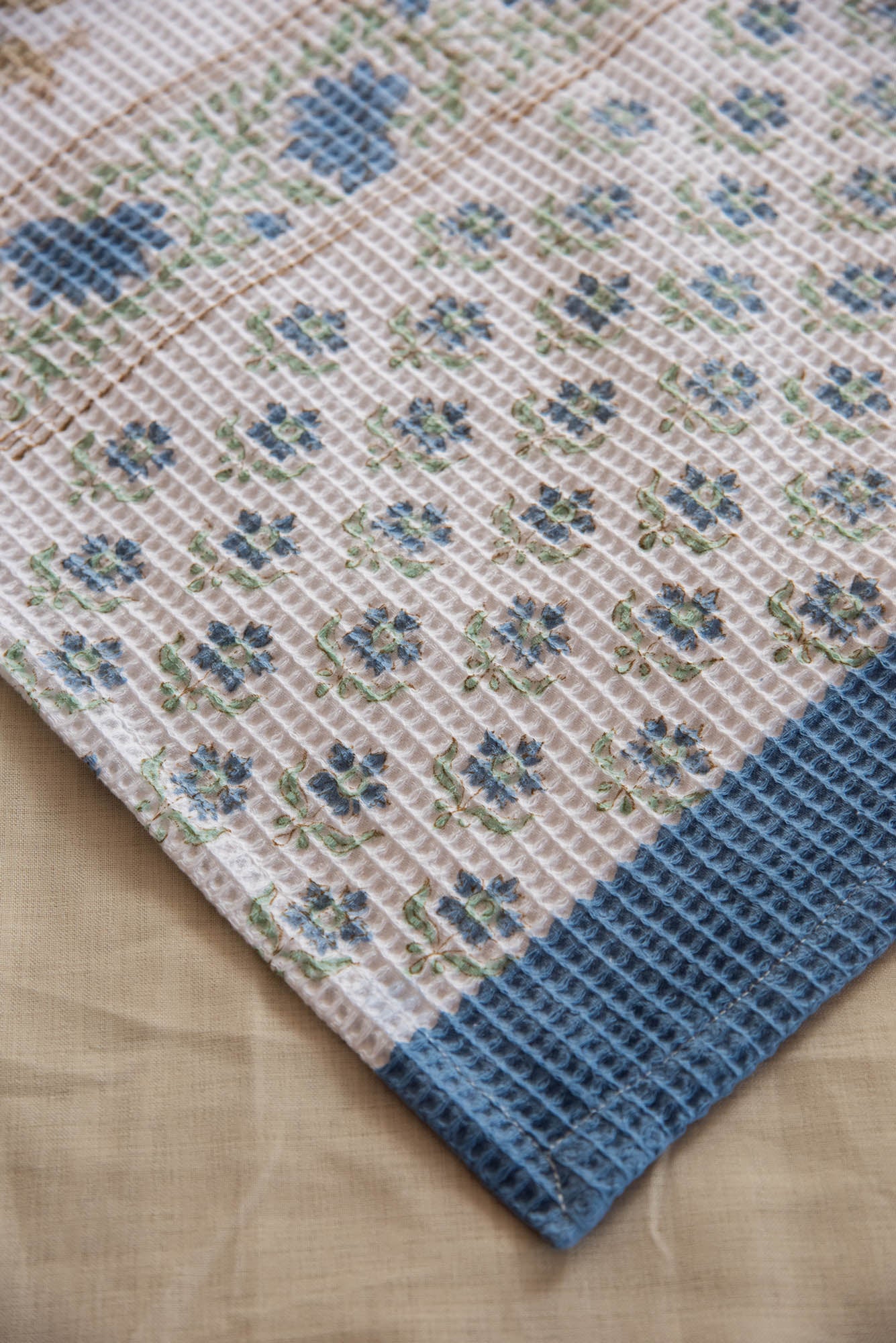 
                  
                    COTTON TOWEL 30X60 IN
                  
                