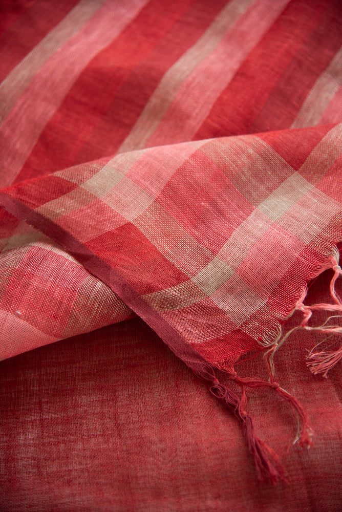 
                  
                    Linen Silk Saree
                  
                