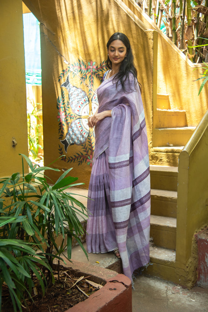 
                  
                    Linen Saree
                  
                