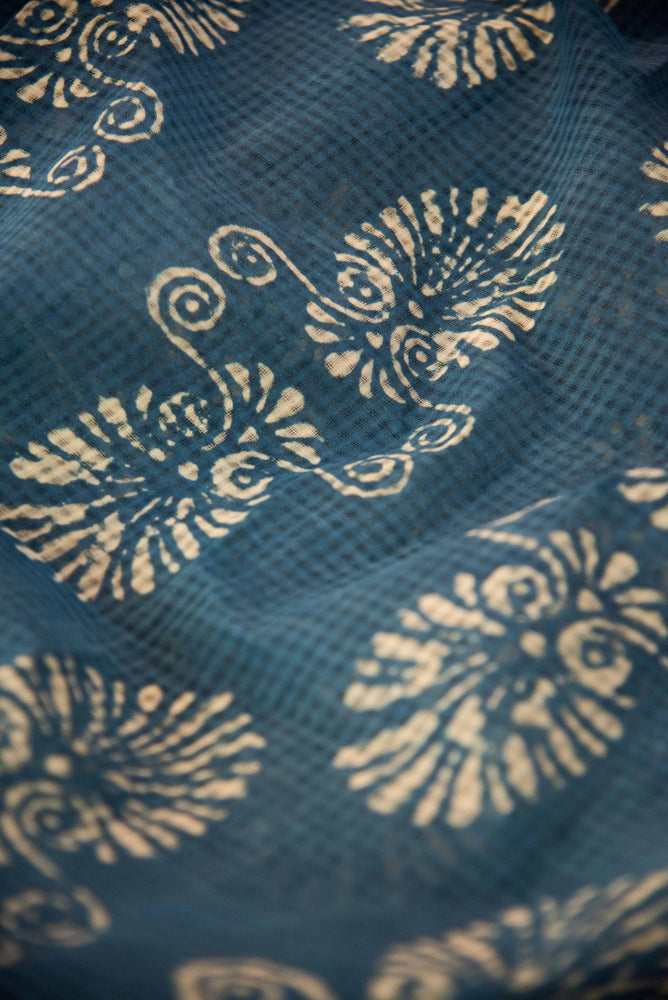 
                  
                    Mangalagiri Cotton Sari
                  
                